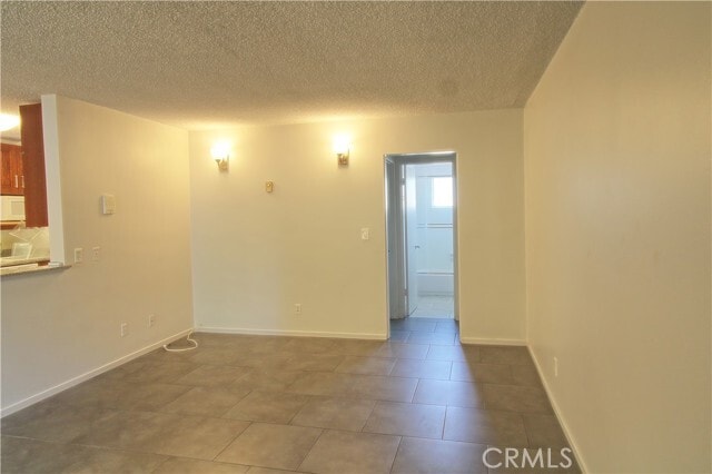 Building Photo - 807 E Cottonwood Rd