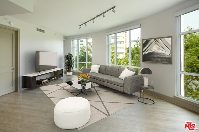 Building Photo - 10700 Wilshire Blvd