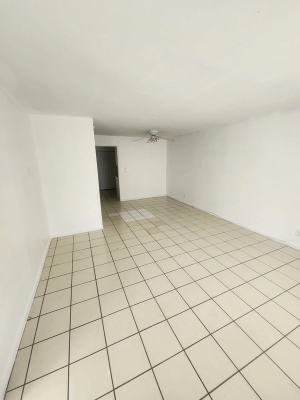 Foto del edificio - 5425 NW 15th Ct