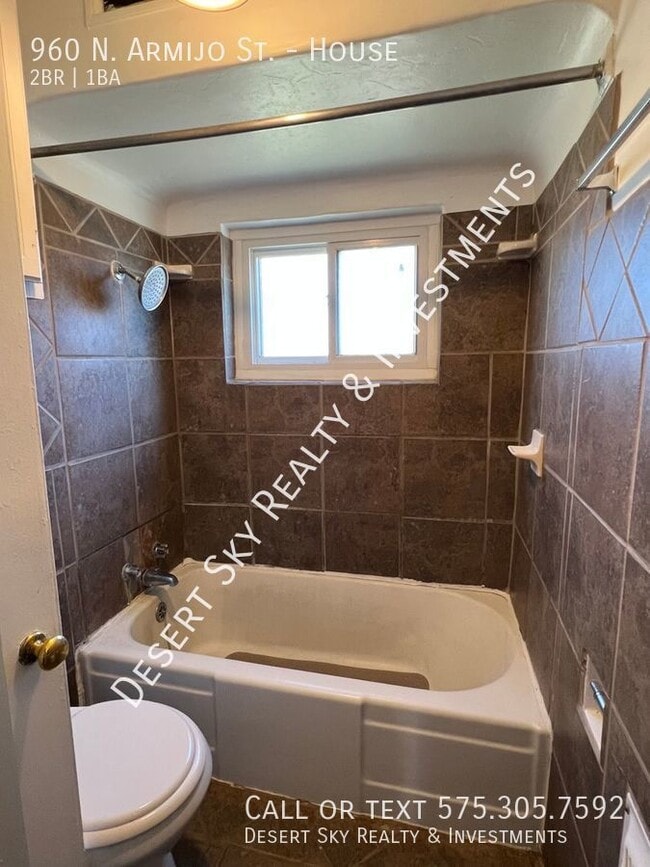 Building Photo - 2 Bedroom 1 Bath House