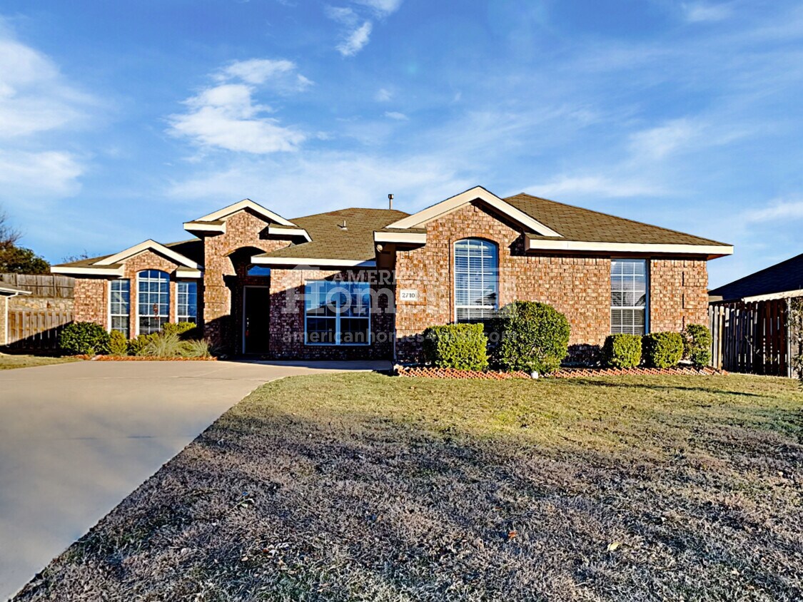 Primary Photo - 2710 Beacon Hill Drive