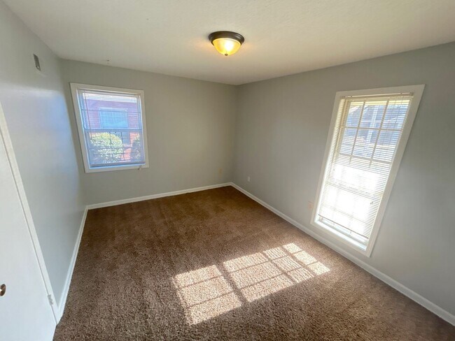 Foto del edificio - 5940 Pebble Beach Ave