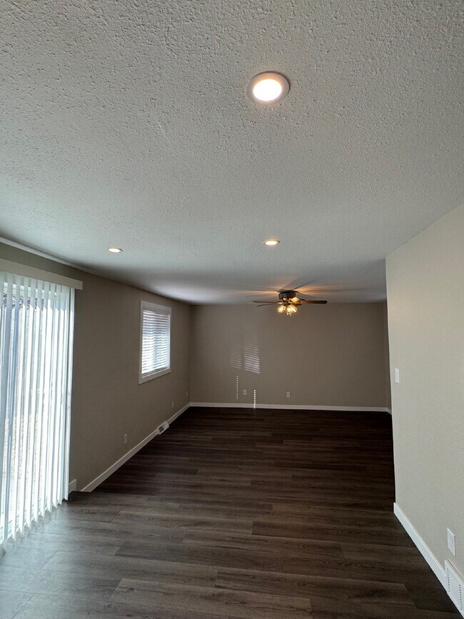 Foto del edificio - Charming Updated 3-Bed Oasis in Boulder with 2 Full Baths