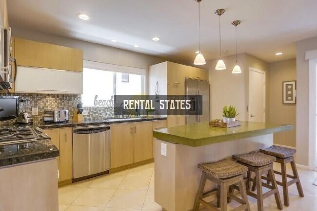 Building Photo - 3 bedroom in San Diego CA 92109
