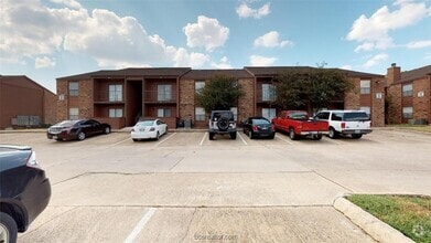 Building Photo - 904 University Oaks Blvd