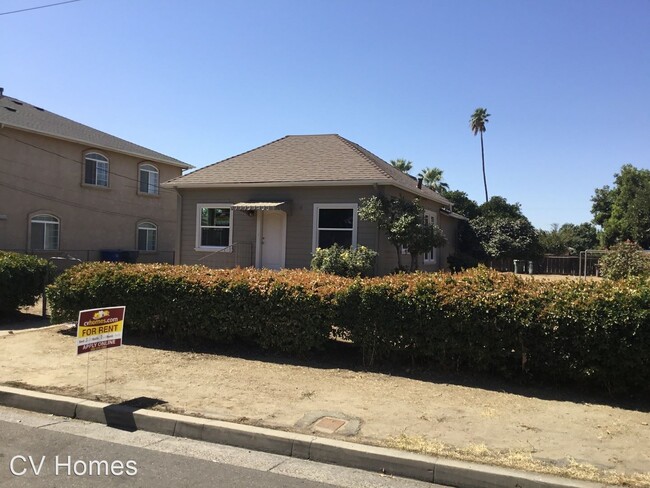 Building Photo - 2 br, 1 bath House - 1207 Sanger Ave