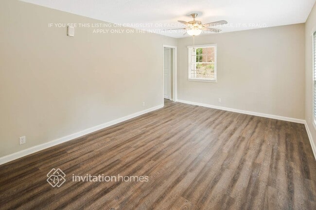 Building Photo - 2306 Eastview Cir