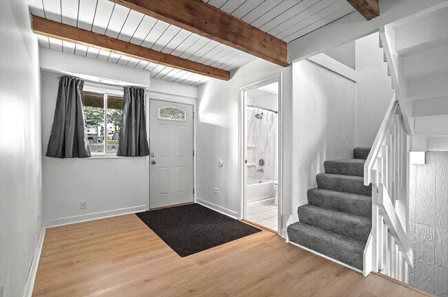 Building Photo - 126 Cora Ave