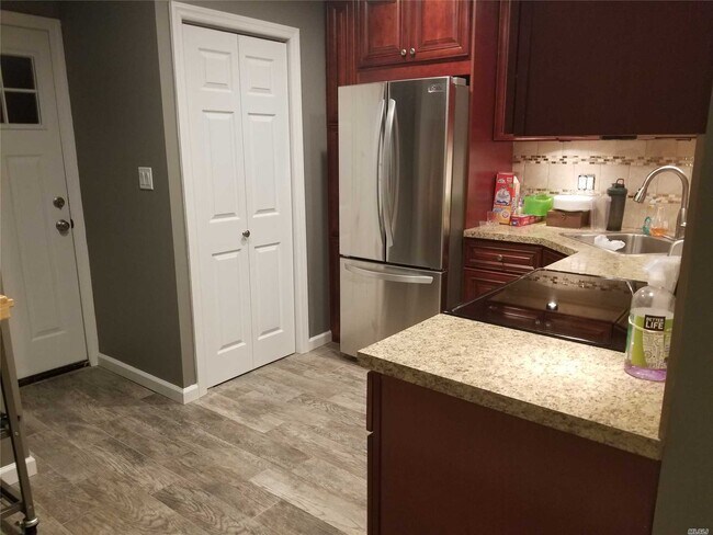 Foto del edificio - 2391 Kayron Ln