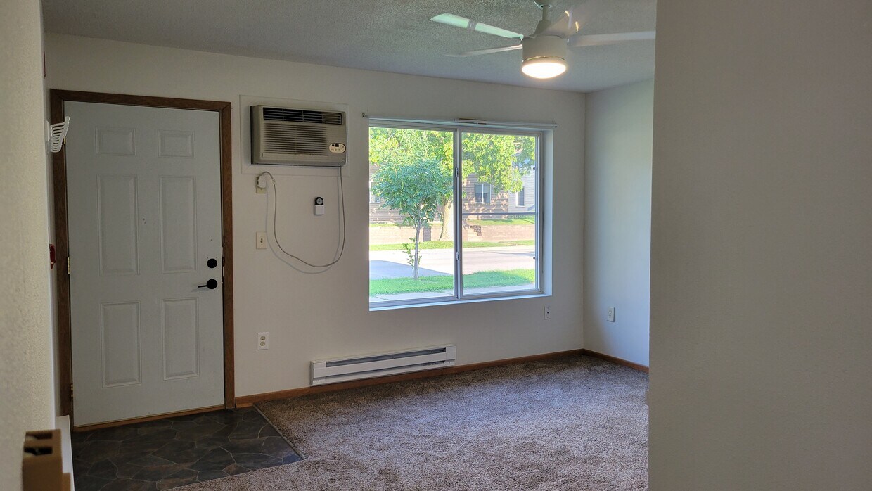 Foto principal - 617 9th St N