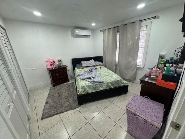 Foto del edificio - 5832 SW 2nd St