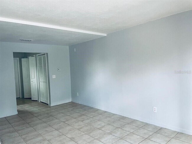 Building Photo - 187 Garden Dr