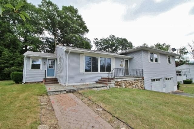 Foto del edificio - 4 bedroom in Oakville Connecticut 06779