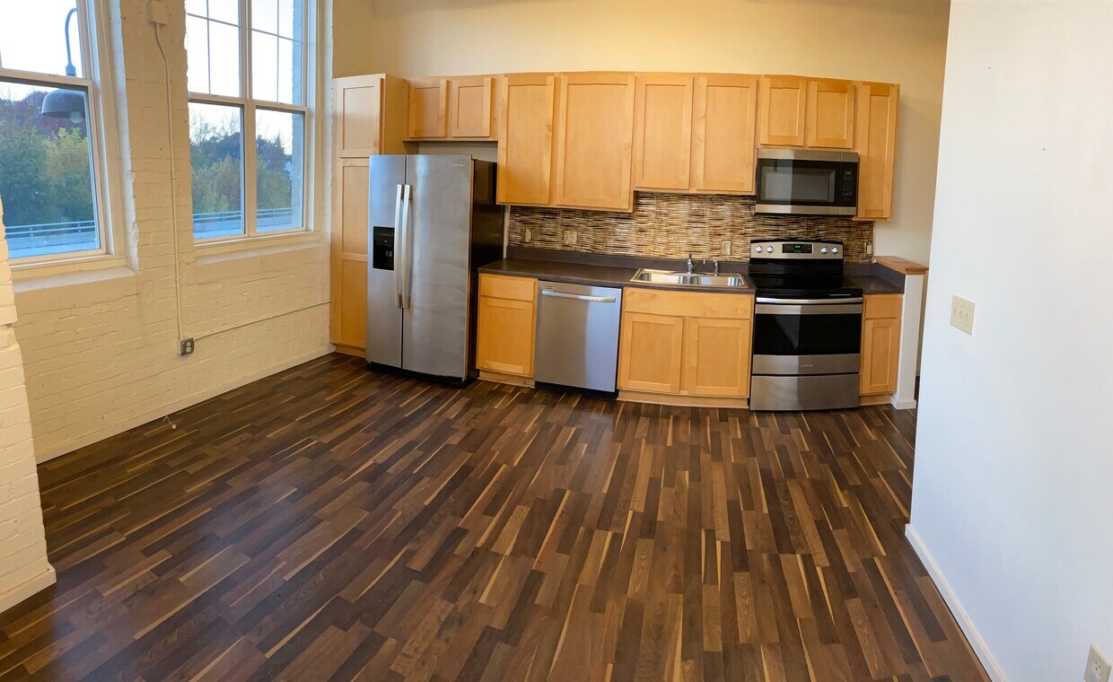 Kitchen - 1331 Alabama Ave