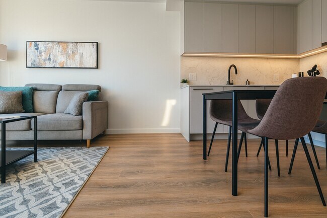 Building Photo - 13685 102 Av