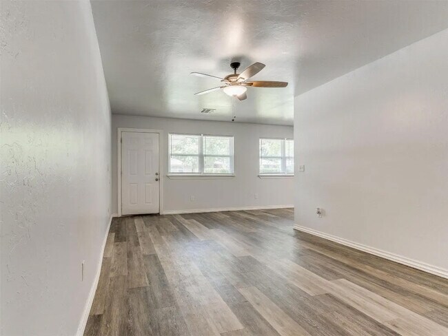Foto del edificio - 1528 Avondale Dr
