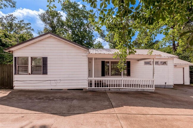 Foto del edificio - 2538 Sycamore Ave