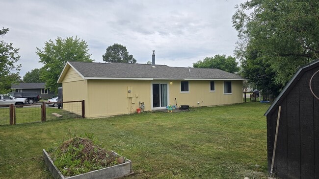 Building Photo - 110 N Yellowstone Ave