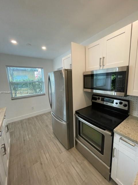 Building Photo - 2048 NE 168th St