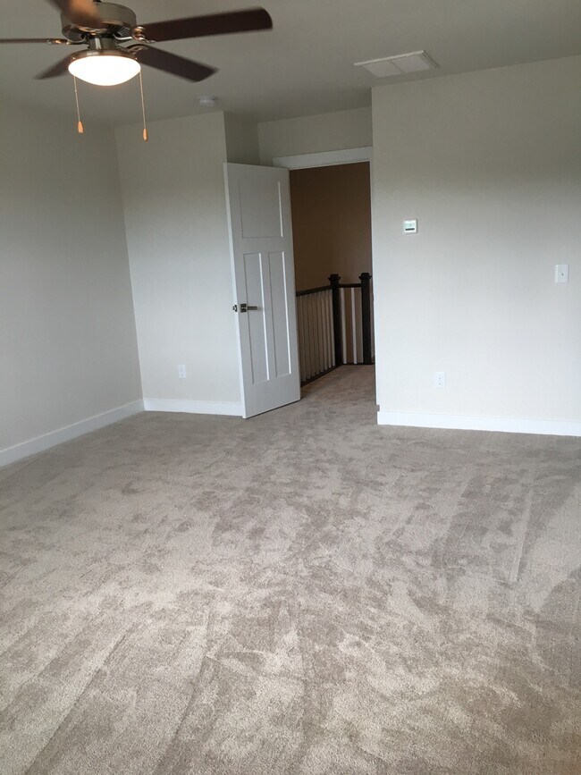 Building Photo - Roseridge Drive, 112 LEASE ONLY