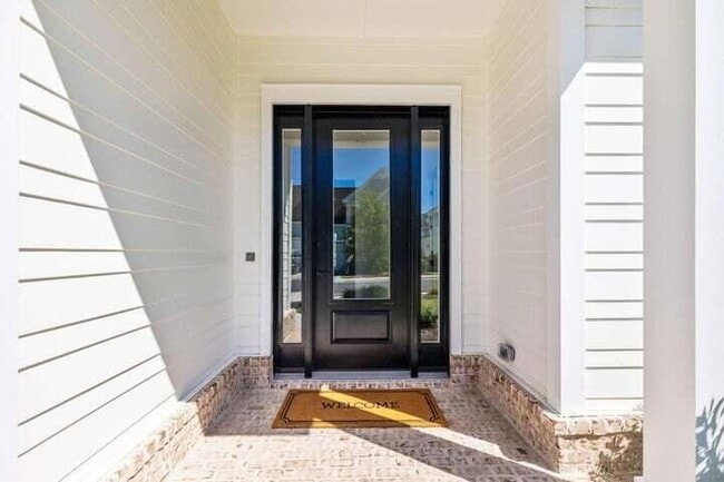 Building Photo - 120 Suwanee Dr