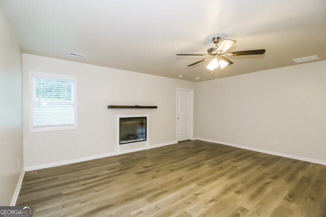 Foto del edificio - 430 Birch Ln SE