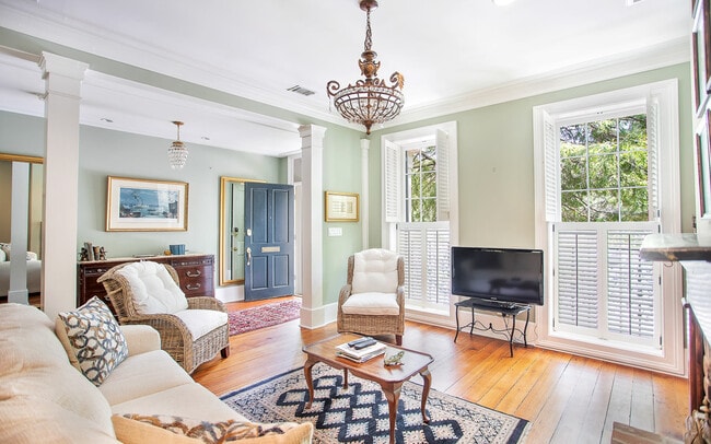 Building Photo - 435 Tattnall St
