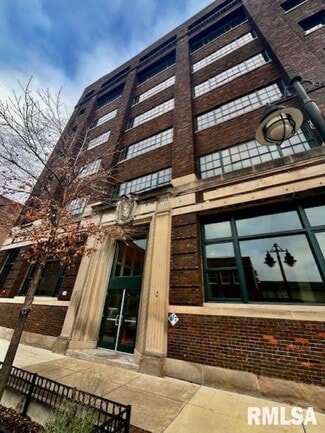 Building Photo - 812 SW Washington St