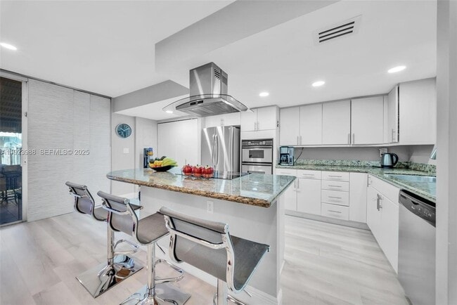 Foto del edificio - 707 NE 27th Ave