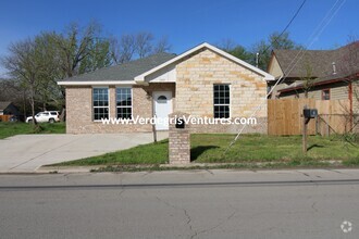 Building Photo - 707 N Brazos Ave