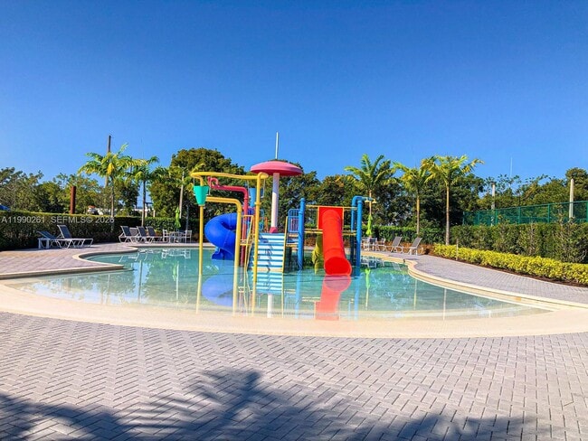 Foto del edificio - 8055 NW 104th Ave