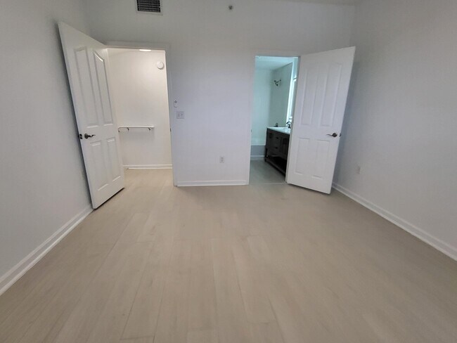 Foto del edificio - 2042 Alta Meadows Ln