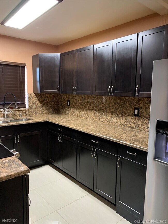 Foto del edificio - 2 br, 2 bath Duplex - 1335 N Andrews Ave