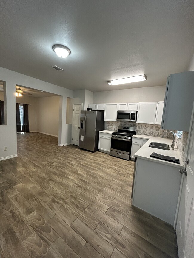 Foto del edificio - 4401 Sterling St