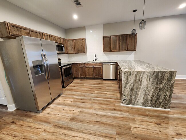 Building Photo - 2312 Lavern St