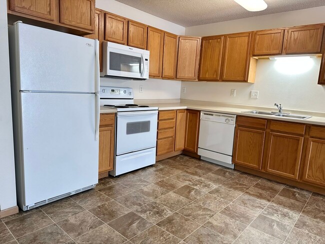 Building Photo - 4431 Calico Dr S