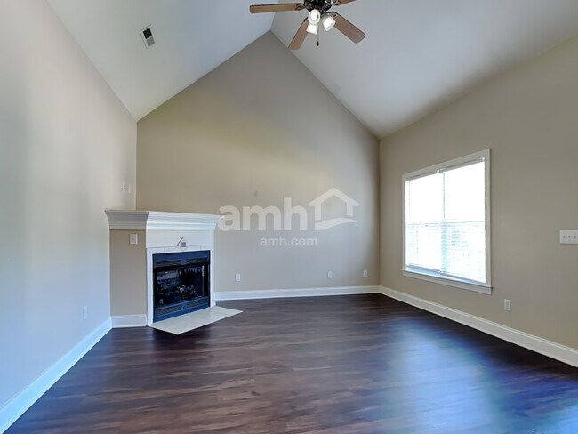 Foto del edificio - 810 Winterside Ln