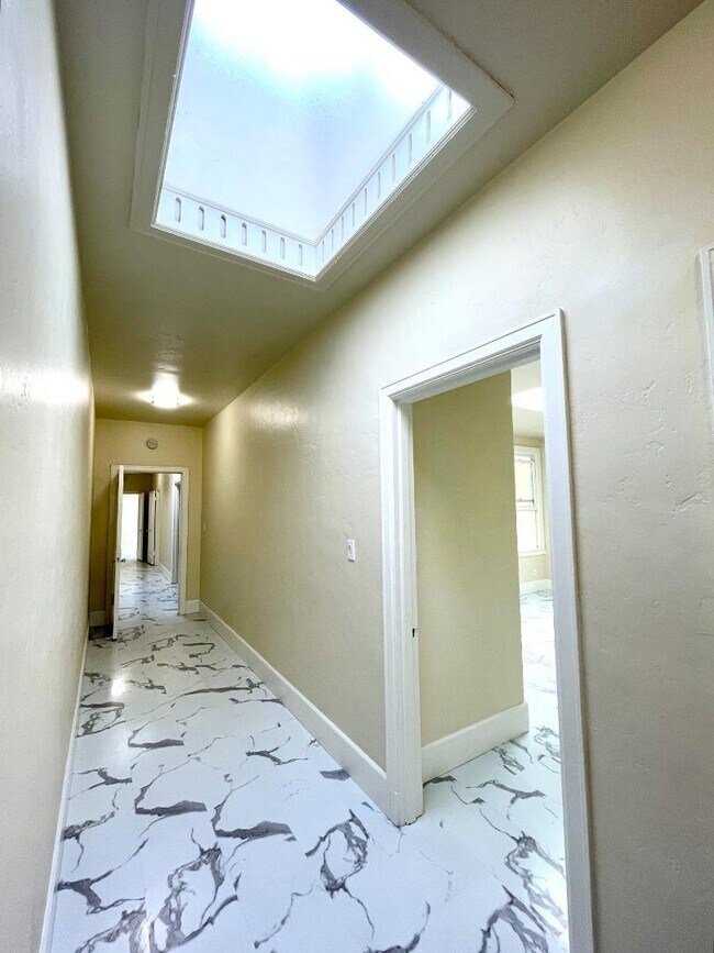 Foto del edificio - 19 E Lake Ave