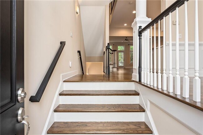 Foto del edificio - 1434 Wembley Ct NE