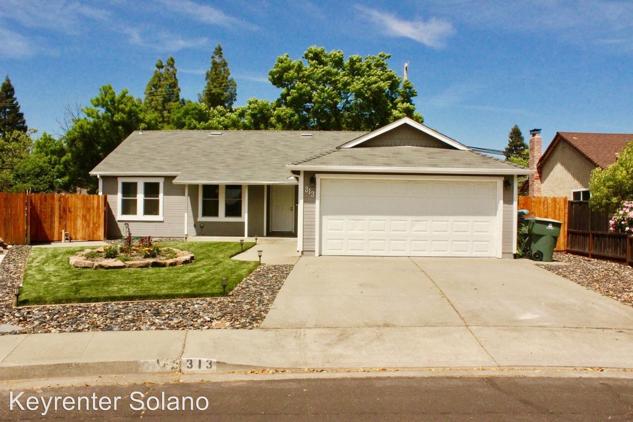Primary Photo - 3 br, 2 bath House - 313 Temple Drive