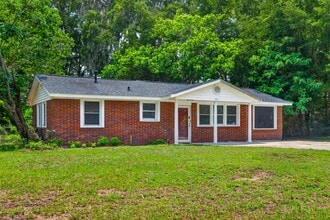 Building Photo - 1521 Randee Dr