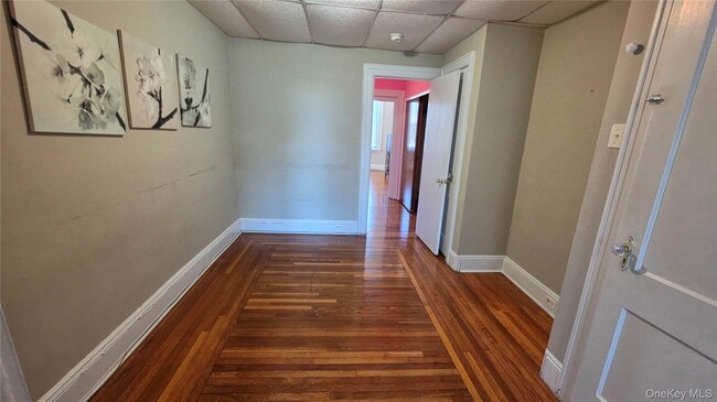 Foto del edificio - 60-24 70th Ave