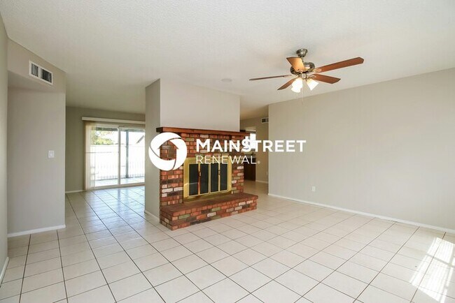 Foto del edificio - 4 Bedroom Pet-Friendly Home in Apache Junction, AZ with Main Street Renewal
