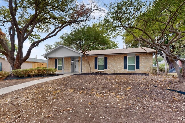 Foto del edificio - 5013 Windy Meadow Dr