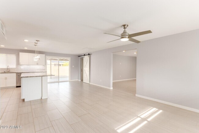Foto del edificio - 14033 N 38th St