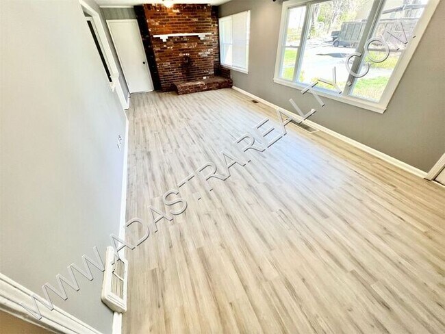 Foto del edificio - Awesome Shawnee Home in Quiet Neighborhood...