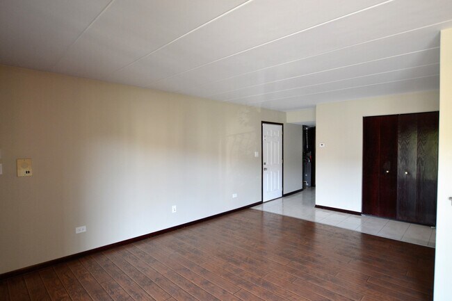 Building Photo - 10327 S Keating Ave