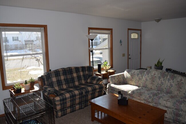 Building Photo - 5506 Williamsburg Way
