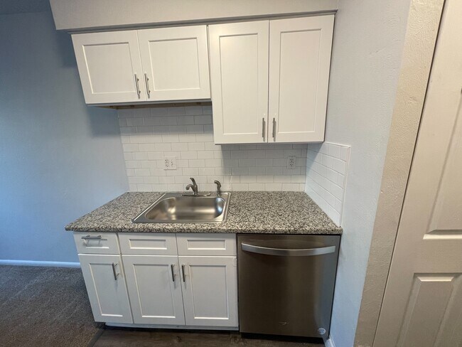 Cocina - 600 Campbell Cir