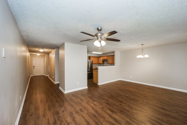 Foto del edificio - 1315 Maple Valley Ct